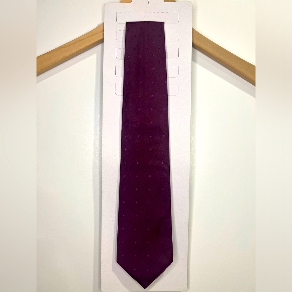 For Sale: Elegant Jil Sander Silk Tie in Deep Burgundy